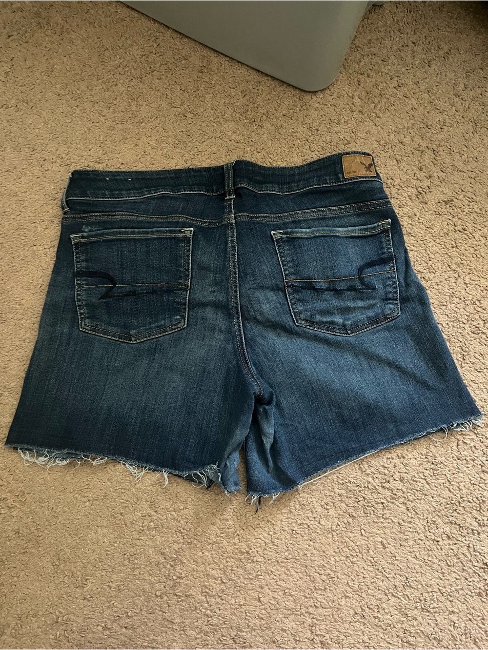 American Eagle Super Stretch Shorts Size 14 - Picture 5 of 6